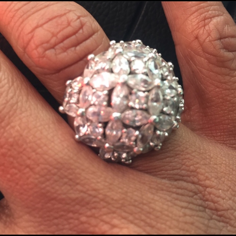 Ring ❤️❤️❤️ - Picture 2 of 8